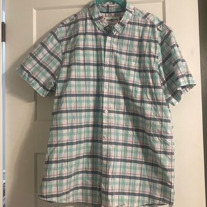 Gently used men’s shirt sleeve plaid button down size large